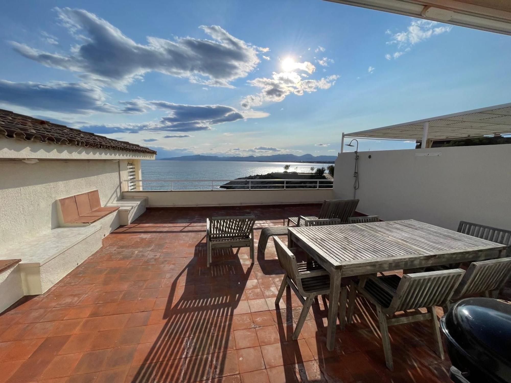 Apartamento Rits Beachfront Salou Bagian luar foto